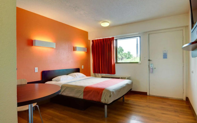 photo 2 of Days Inn by Wyndham Kansas City Northeast