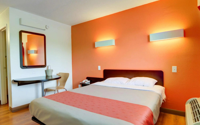 photo 3 of Days Inn by Wyndham Kansas City Northeast