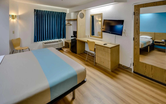 photo 4 of Motel 6 Katy, TX - Houston