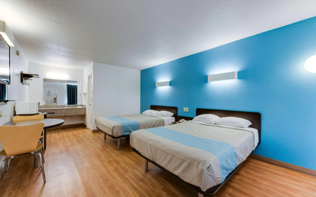 photo 3 of Motel 6 Kingston, TN