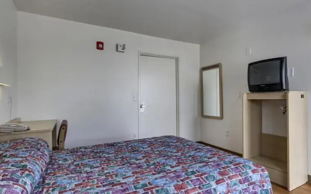 photo 5 of Rodeway Inn & Suites