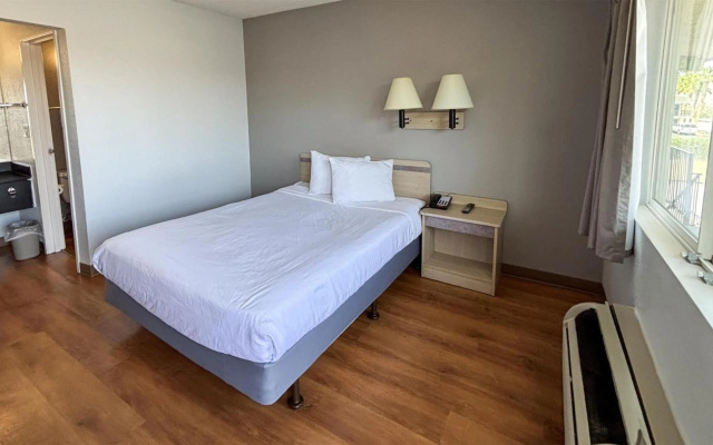 photo 3 of Motel 6 Las Vegas, NV - Boulder Highway