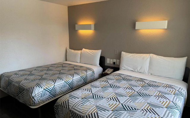 photo 4 of Studio 6 Suites Las Vegas, NV – Tropicana