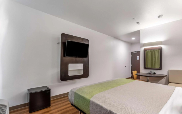 photo 4 of Motel 6 Las Vegas, NV - Motor Speedway