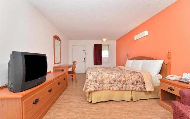 photo 3 of Crossroads Inn