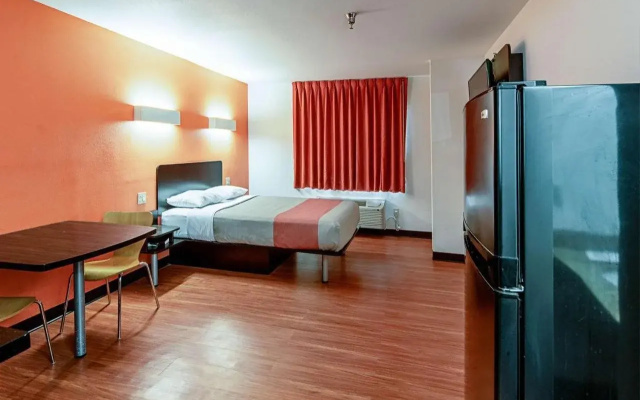 photo 2 of Motel 6 Lebanon In