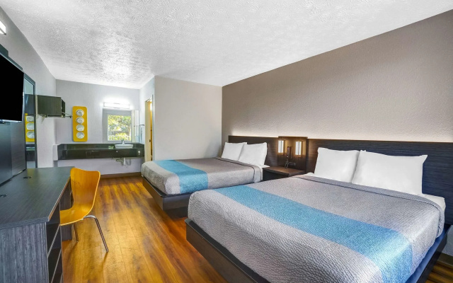 photo 3 of Motel 6 Lexington East