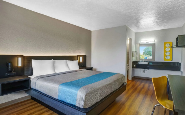 photo 4 of Motel 6 Lexington East