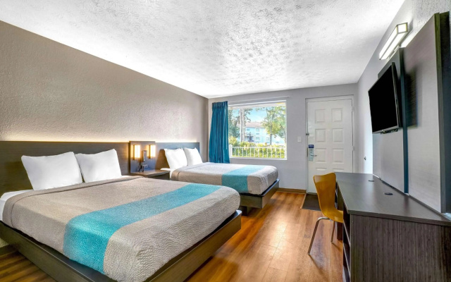 photo 5 of Motel 6 Lexington I-75 Hamburg