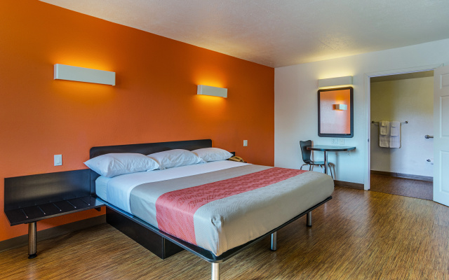 photo 2 of Motel 6 Linthicum Heights, MD - BWI Airport