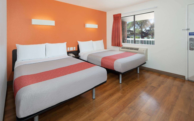 photo 2 of Motel 6 Arcadia, CA - Los Angeles - Pasadena Area