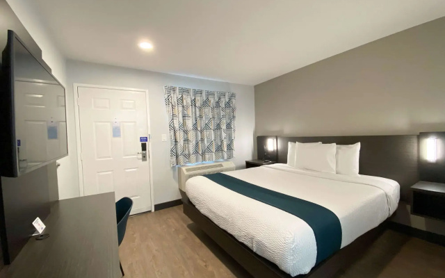 photo 5 of Motel 6 Bellflower, CA - Los Angeles