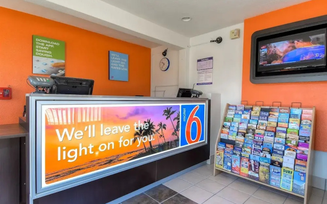 photo 2 of Motel 6 Los Angeles - Harbor City