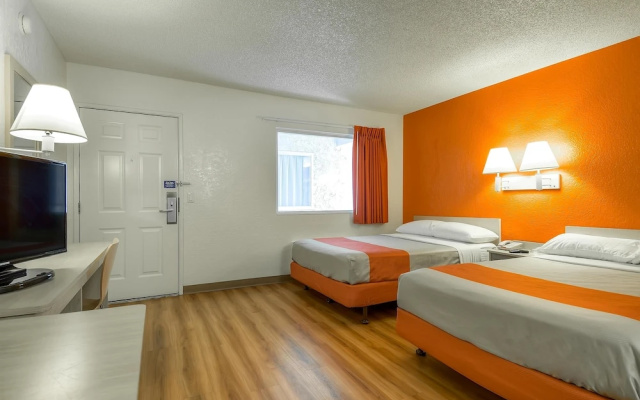 photo 3 of Motel 6 Los Angeles - Norwalk