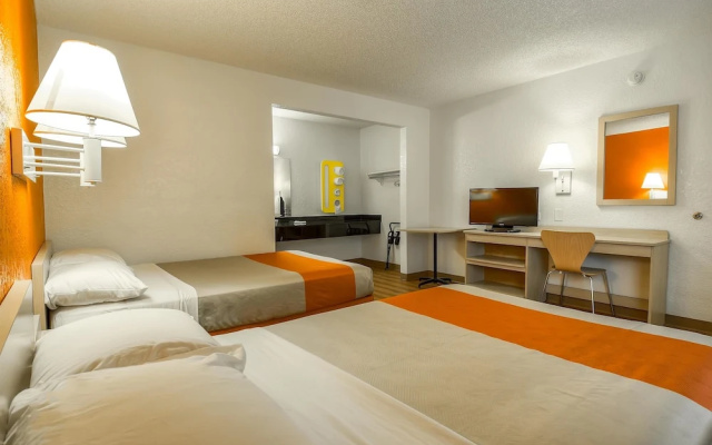 photo 4 of Motel 6 Los Angeles - Norwalk