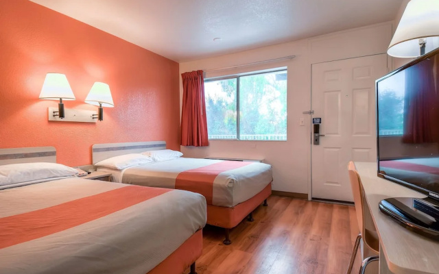 photo 5 of Motel 6 Los Angeles - Whittier