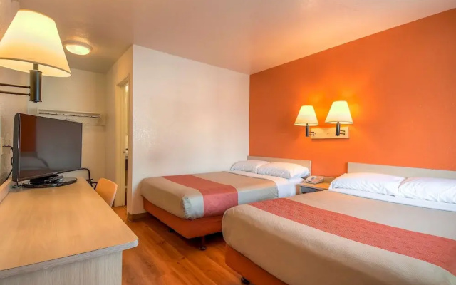 photo 5 of Motel 6 Los Angeles El Monte
