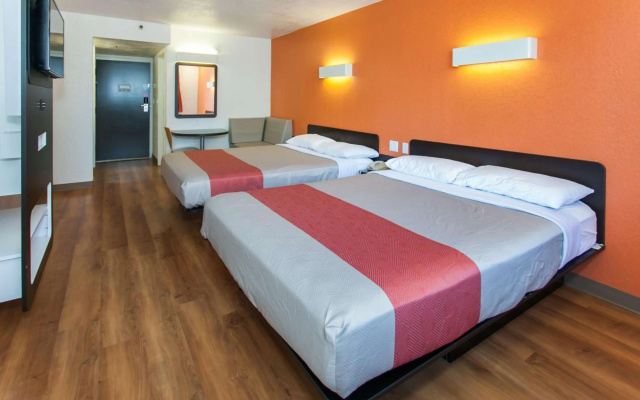 photo 3 of Motel 6 Los Angeles, CA - Los Angeles - LAX