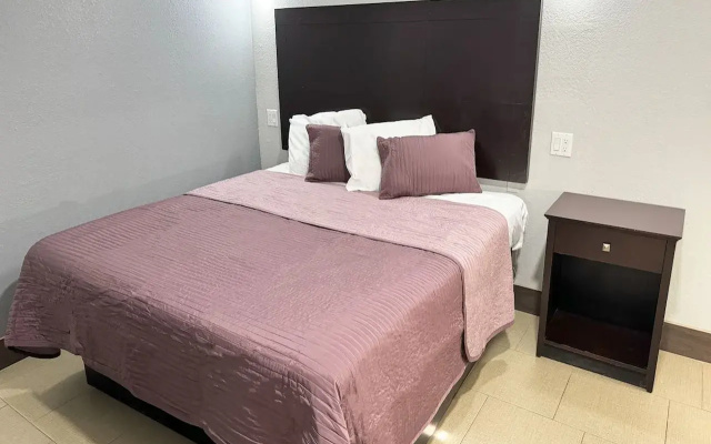photo 3 of Xpress Inn & Extended Stays