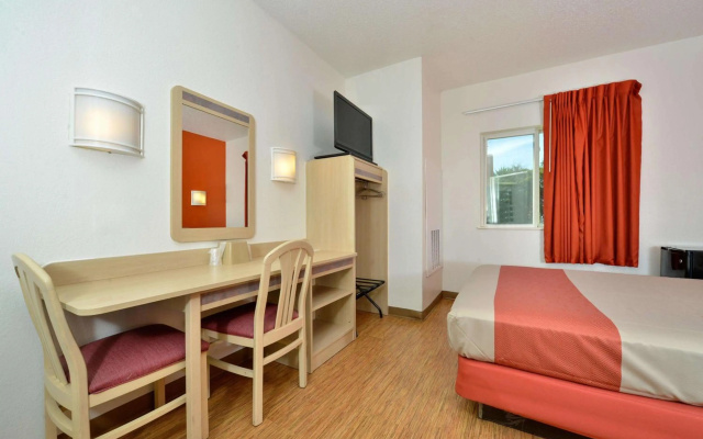 photo 5 of Motel 6 McKinney, TX - North