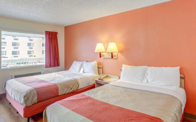 photo 3 of Motel 6 Medford, OR - North