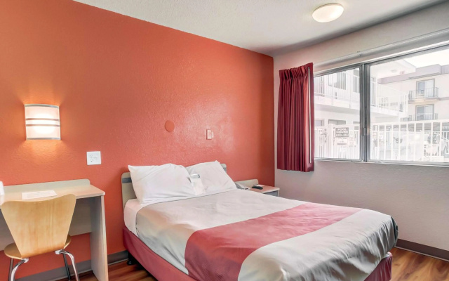 photo 4 of Motel 6 Medford, OR