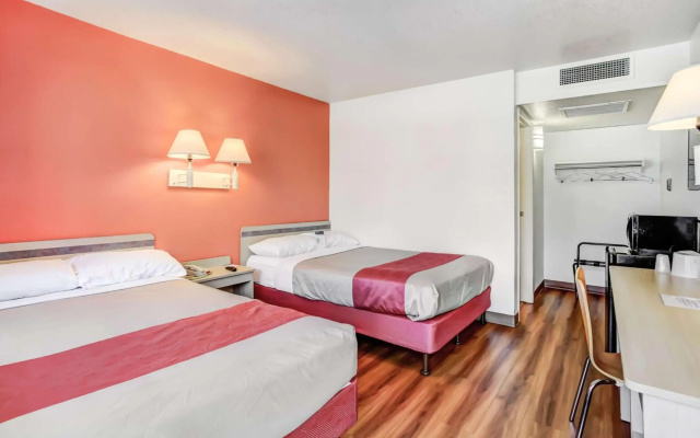 photo 5 of Motel 6 Medford, OR