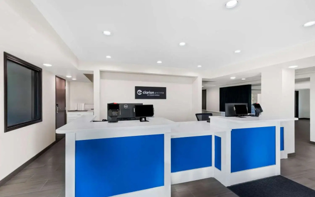 photo 5 of Clarion Pointe Milwaukee Airport