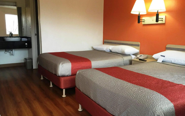 photo 5 of Motel 6 Roseville, MN - Minneapolis North
