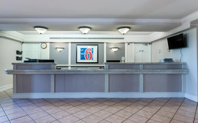 photo 2 of Motel 6 Monroe, LA