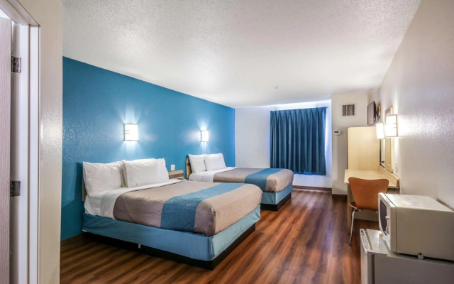 photo 2 of Motel 6 New Braunfels, TX