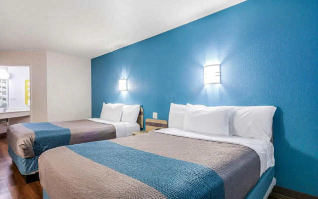 photo 3 of Motel 6 New Braunfels, TX