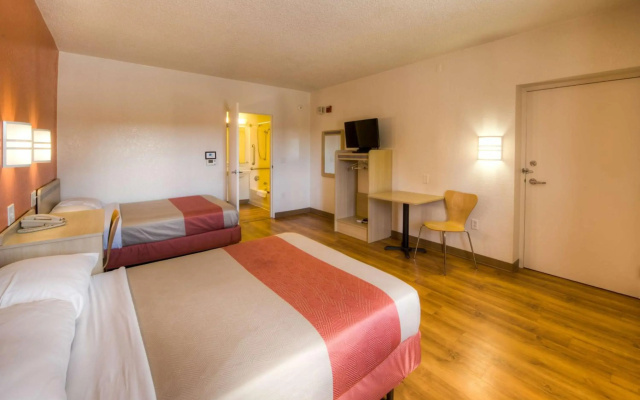 photo 3 of Motel 6 Niantic, CT - New London