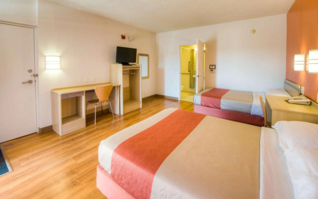 photo 5 of Motel 6 Niantic, CT - New London