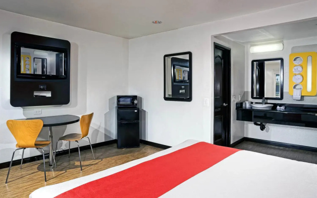 photo 2 of Motel 6 Newport Beach