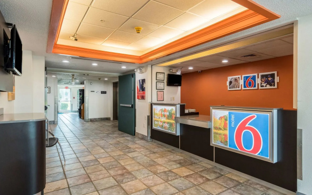 photo 2 of Motel 6 Newport, TN