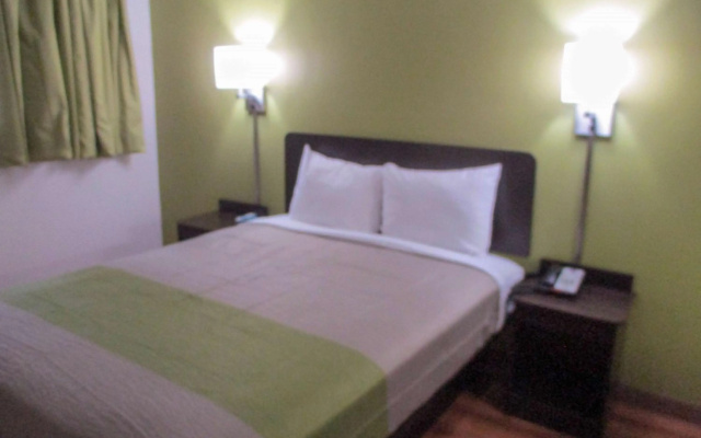 photo 3 of Motel 6-North Olmsted, OH - Cleveland
