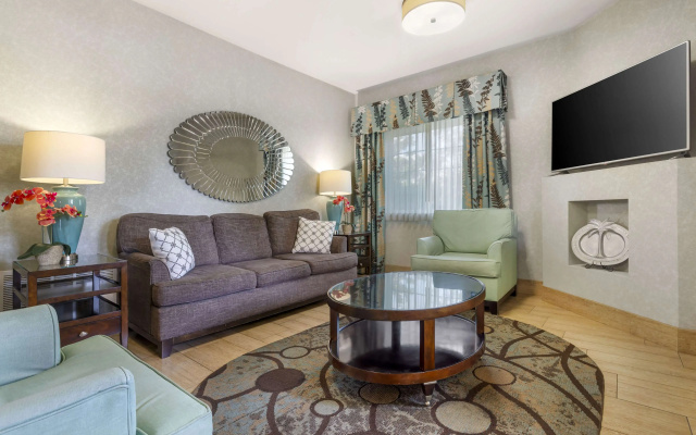 photo 2 of Best Western Plus Oceanside Palms Hotel