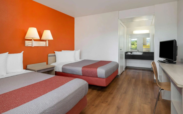 photo 3 of Motel 6 Oceanside, CA