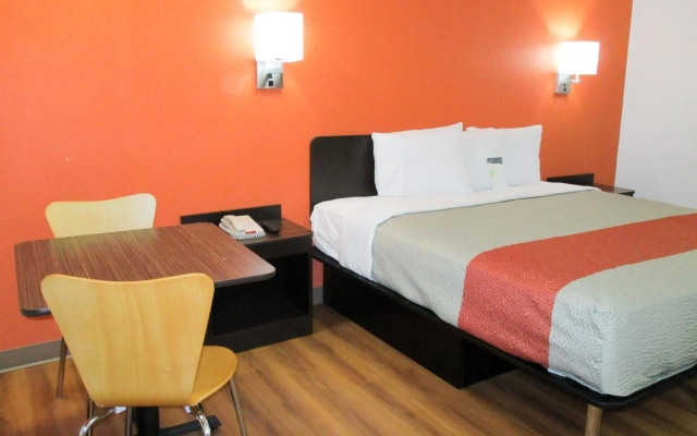 photo 2 of Motel 6 Odenton, MD - Fort Meade
