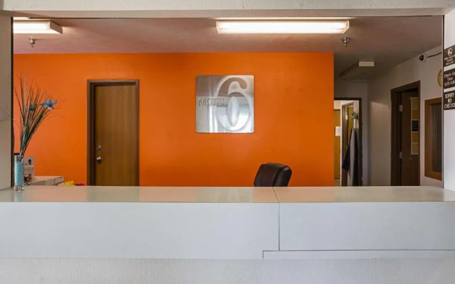 photo 2 of Motel 6 Omaha - IAT West