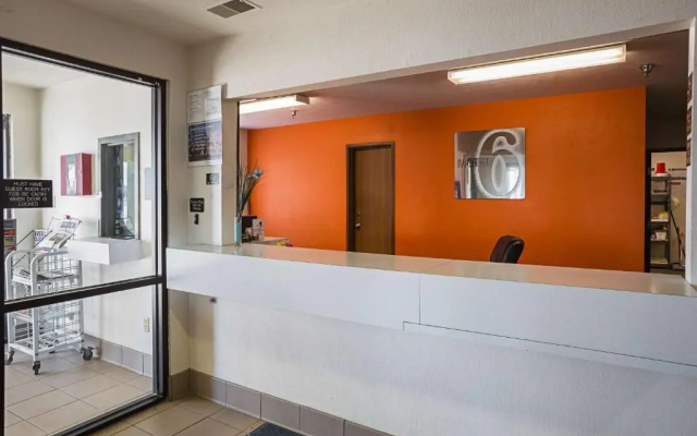photo 5 of Motel 6 Omaha - IAT West