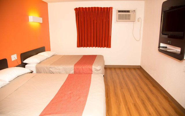 photo 3 of Motel 6 Omaha, NE