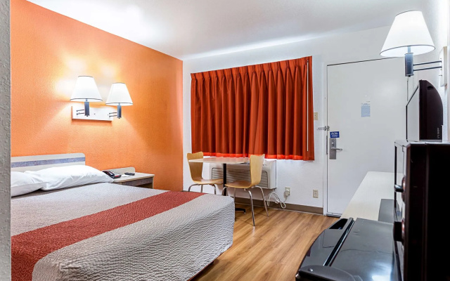 photo 3 of Motel 6 Ontario OR