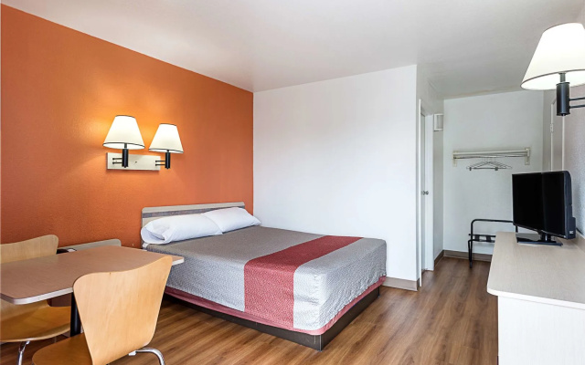 photo 4 of Motel 6 Ontario OR