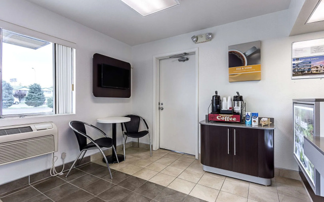 photo 5 of Motel 6 Ontario OR