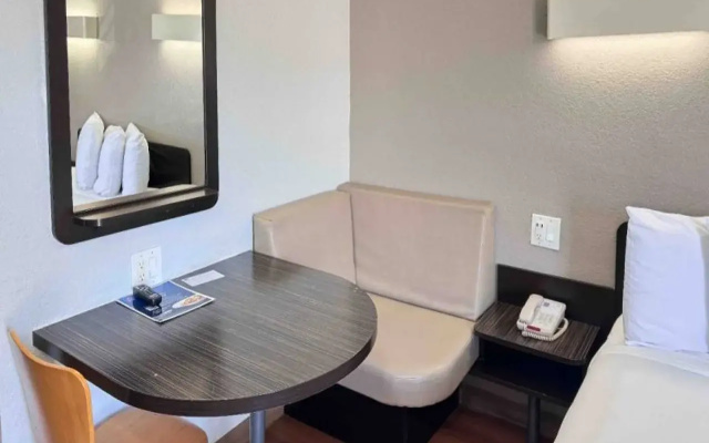 photo 5 of Motel 6 Ontario, CA - Airport