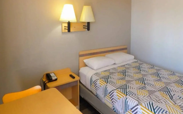 photo 5 of Motel 6 Ontario, OR