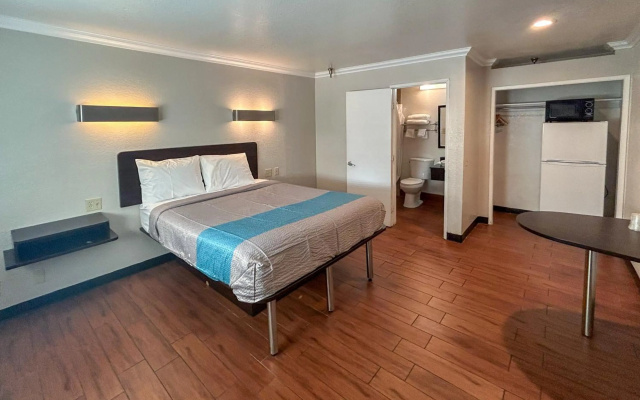 photo 5 of Motel 6 Ontario, CA - Convention Center - Airport