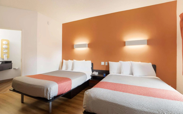 photo 5 of Motel 6 Orlando, FL - International Dr